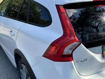 Авто Volvo V60 Cross Country 2017 № 7446570