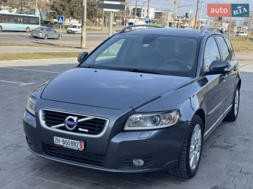 Авто Volvo V50 2012 № 7449197