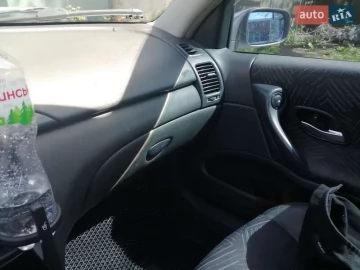 Авто Renault Laguna 2002 № 7449426