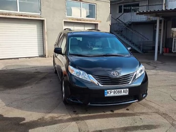 Авто Toyota Sienna 2017 № 7450566