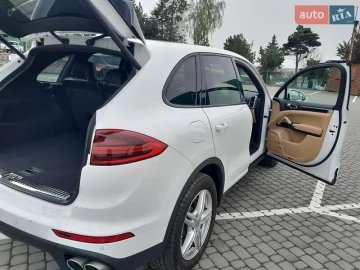 Авто Porsche Cayenne 2016 № 7451431