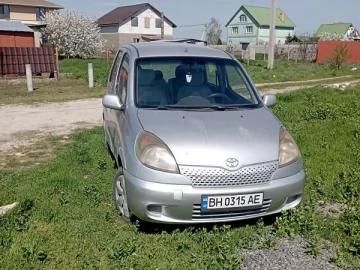 Авто Toyota Yaris 2000 № 7451489
