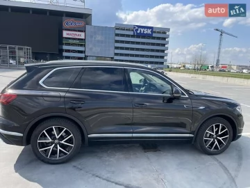 Авто Volkswagen Touareg 2022 № 7451946