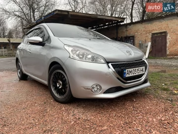 Авто Peugeot 208 2013 № 7454405