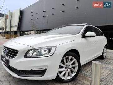 Авто Volvo V60 2015 № 7454574