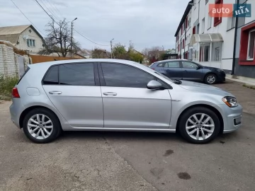 Авто Volkswagen E-Golf 2016 № 7456686