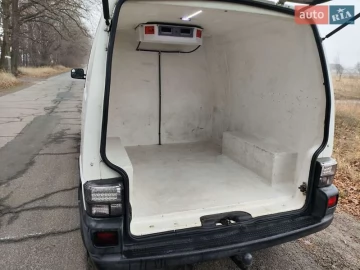Авто Volkswagen Transporter 2000 № 7457721