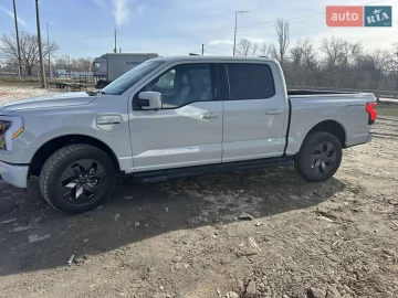Авто Ford F-150 2023 № 7463804