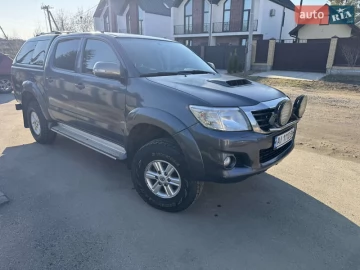 Авто Toyota Hilux 2013 № 7466150