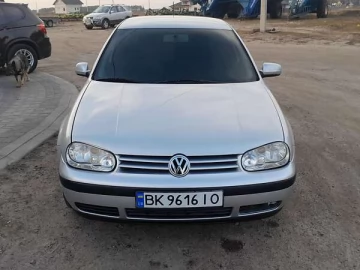 Авто Volkswagen Golf 2000 № 7467738