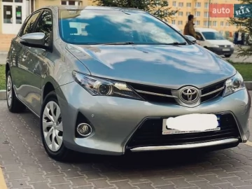 Авто Toyota Auris 2012 № 7468105