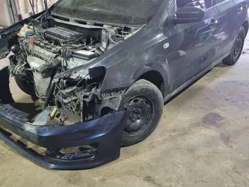Авто Volkswagen Polo 2016 № 7469676