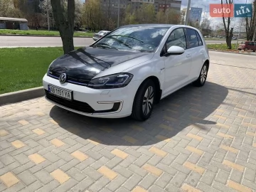 Авто Volkswagen E-Golf 2017 № 7477274