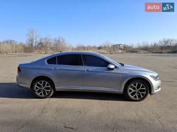 Авто Volkswagen Passat 2018 № 7477367