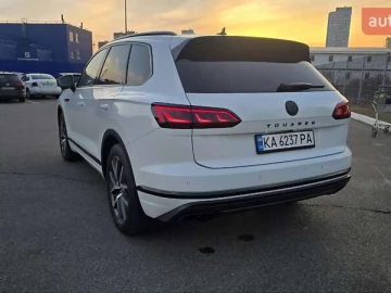 Авто Volkswagen Touareg 2018 № 7477451