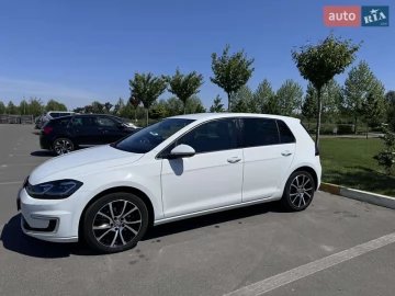 Авто Volkswagen E-Golf 2017 № 7478812