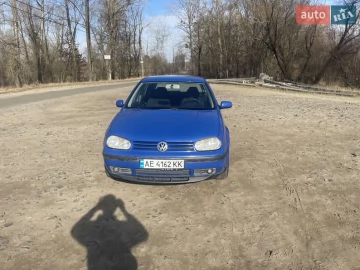 Авто Volkswagen Golf 2000 № 7480631