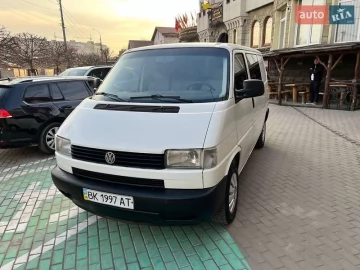 Авто Volkswagen Transporter 2000 № 7482122