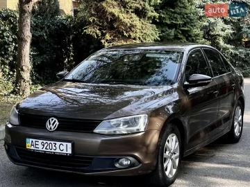Авто Volkswagen Jetta 2012 № 7482179
