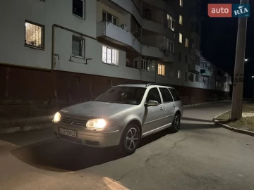 Авто Volkswagen Golf 2000 № 7486341