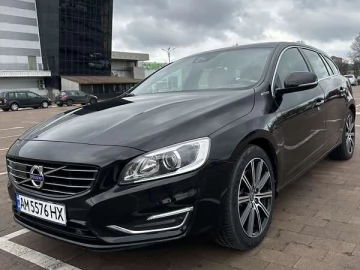 Авто Volvo V60 2013 № 7487172