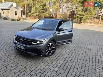 Авто Volkswagen Tiguan 2022 № 7487421