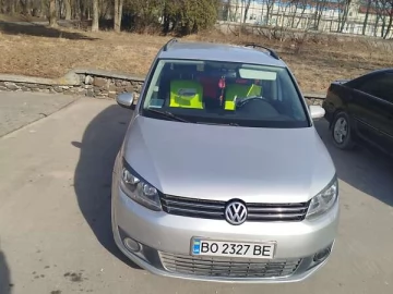 Авто Volkswagen Touran 2012 № 7488448