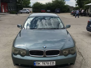 Авто BMW 7 Series 2003 № 7490048