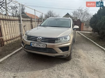 Авто Volkswagen Touareg 2015 № 7490574