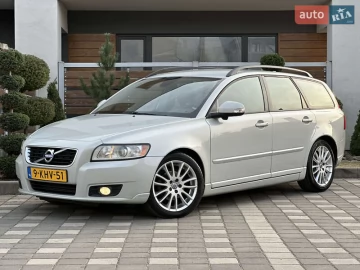 Авто Volvo V50 2011 № 7491175