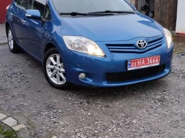 Авто Toyota Auris 2010 № 7493025