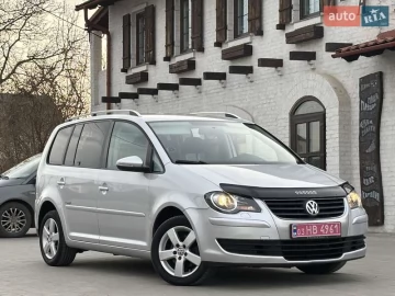 Авто Volkswagen Touran 2010 № 7493525