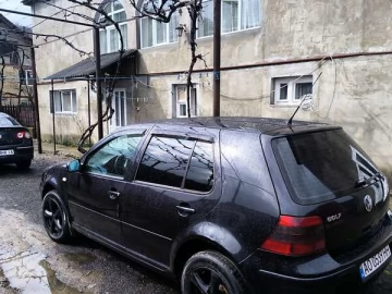 Авто Volkswagen Golf 2000 № 7495364