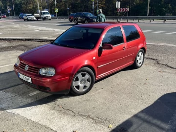 Авто Volkswagen Golf 2000 № 7498593