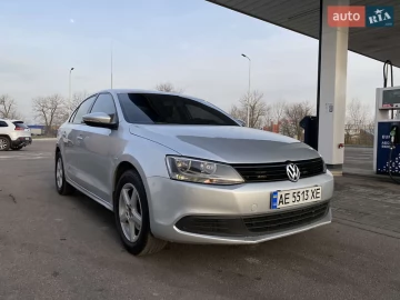 Авто Volkswagen Jetta 2014 № 7499664