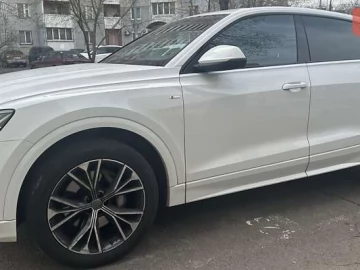 Авто Audi Q8 2023 № 7499733