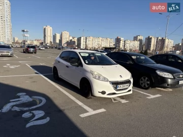 Авто Peugeot 208 2012 № 7501200