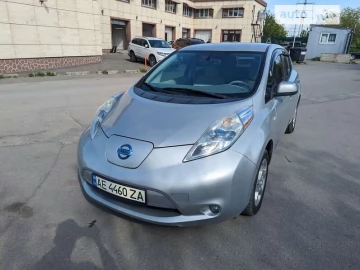 Авто Nissan Leaf 2011 № 7501250