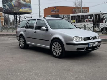 Авто Volkswagen Golf 2000 № 7501437