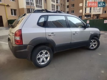 Авто Hyundai Tucson 2009 № 7504009