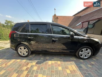 Авто Peugeot 5008 2010 № 7504015