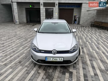 Авто Volkswagen E-Golf 2015 № 7504226