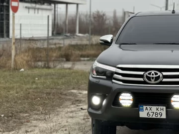 Авто Toyota Hilux 2016 № 7504310