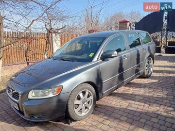 Авто Volvo V50 2011 № 7505198