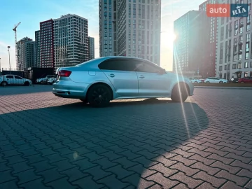 Авто Volkswagen Jetta 2015 № 7505570