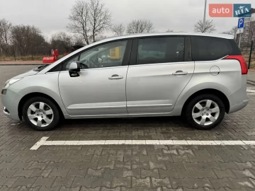 Авто Peugeot 5008 2010 № 7506918