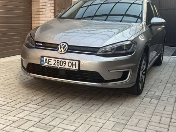 Авто Volkswagen E-Golf 2017 № 7508005