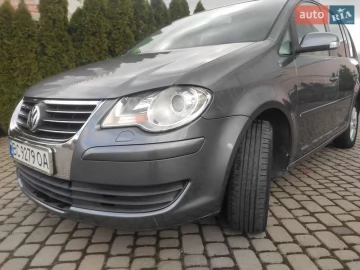 Авто Volkswagen Touran 2008 № 7511808