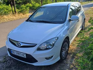 Авто Hyundai I30 2010 № 7513130