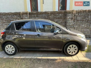 Авто Toyota Yaris 2012 № 7513143